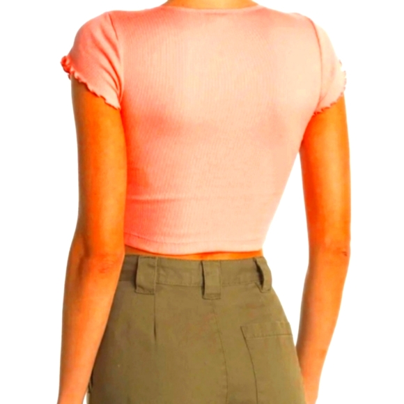 NWT Ribbed Lettuce Edge Crop T-Shirt TOPSHOP - Picture 2 of 13